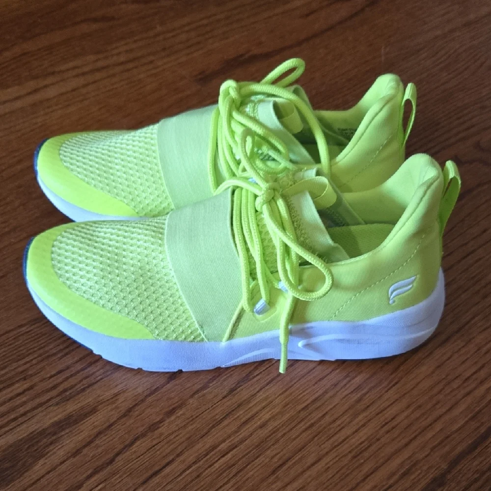 Fabletics Size 6 Bright Lime Green Athletic Outdoor Gym Sneakers